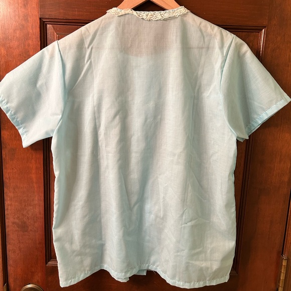 VTG Button front Light Blue lace trim pajama top. No size or brand tag - Picture 6 of 6